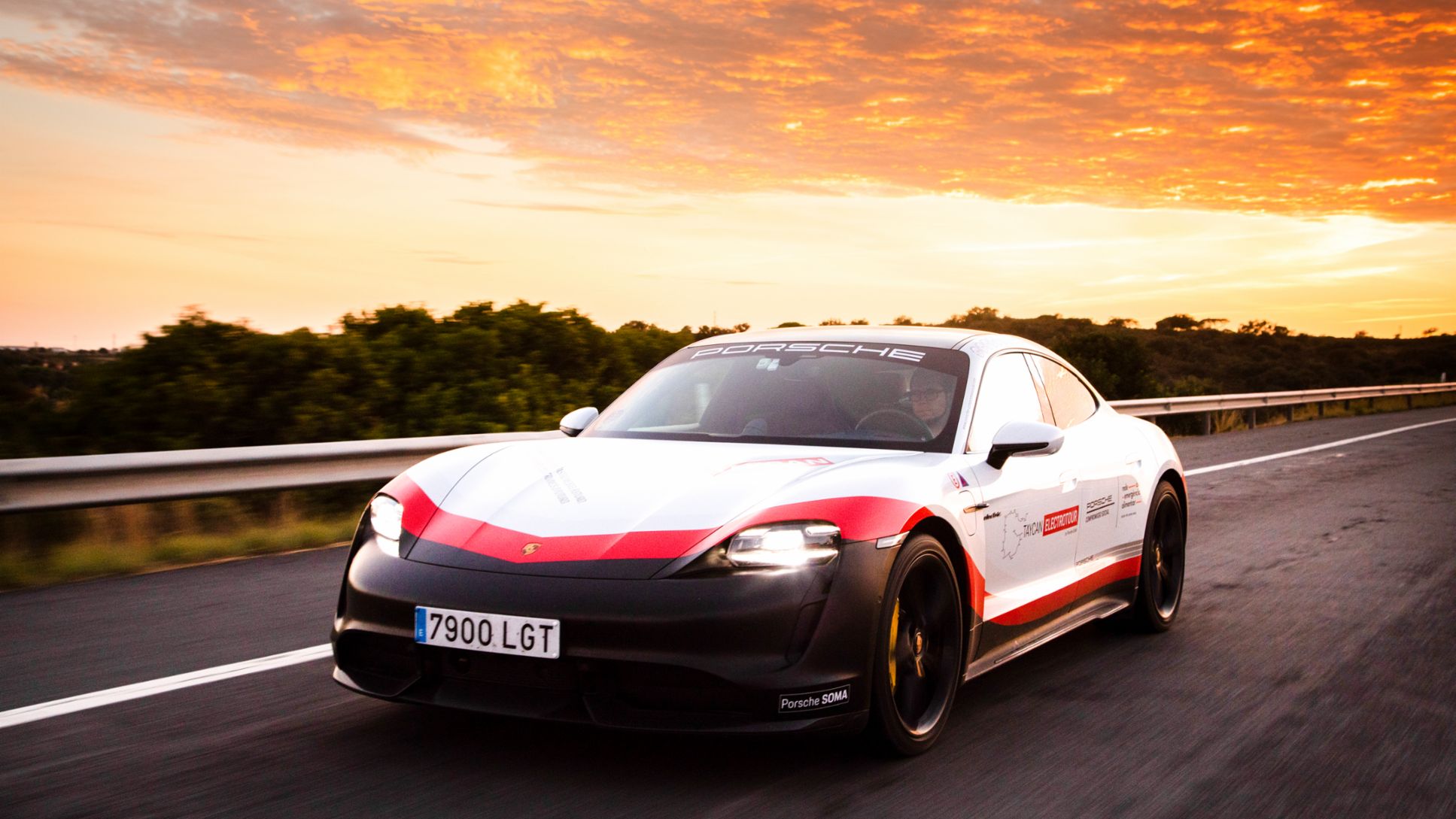 Taycan Electrotour - Etapa 7: Lisboa - Faro - Sevilla, 27/10/2020, Porsche Ib&eacute;rica