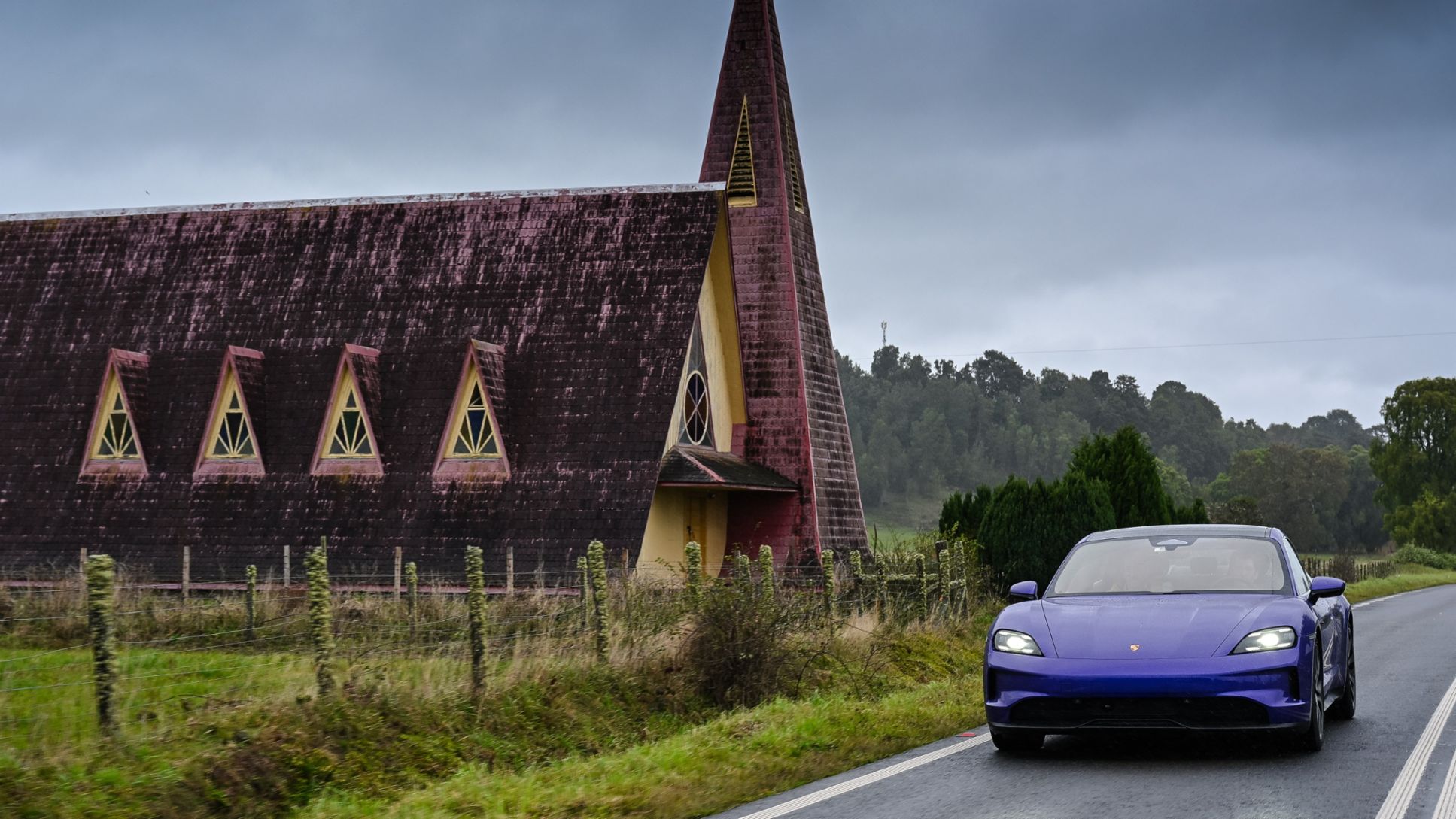 Porsche Taycan, Corredor Verde Lagos del Sur, Puerto Varas, Chile, 2026