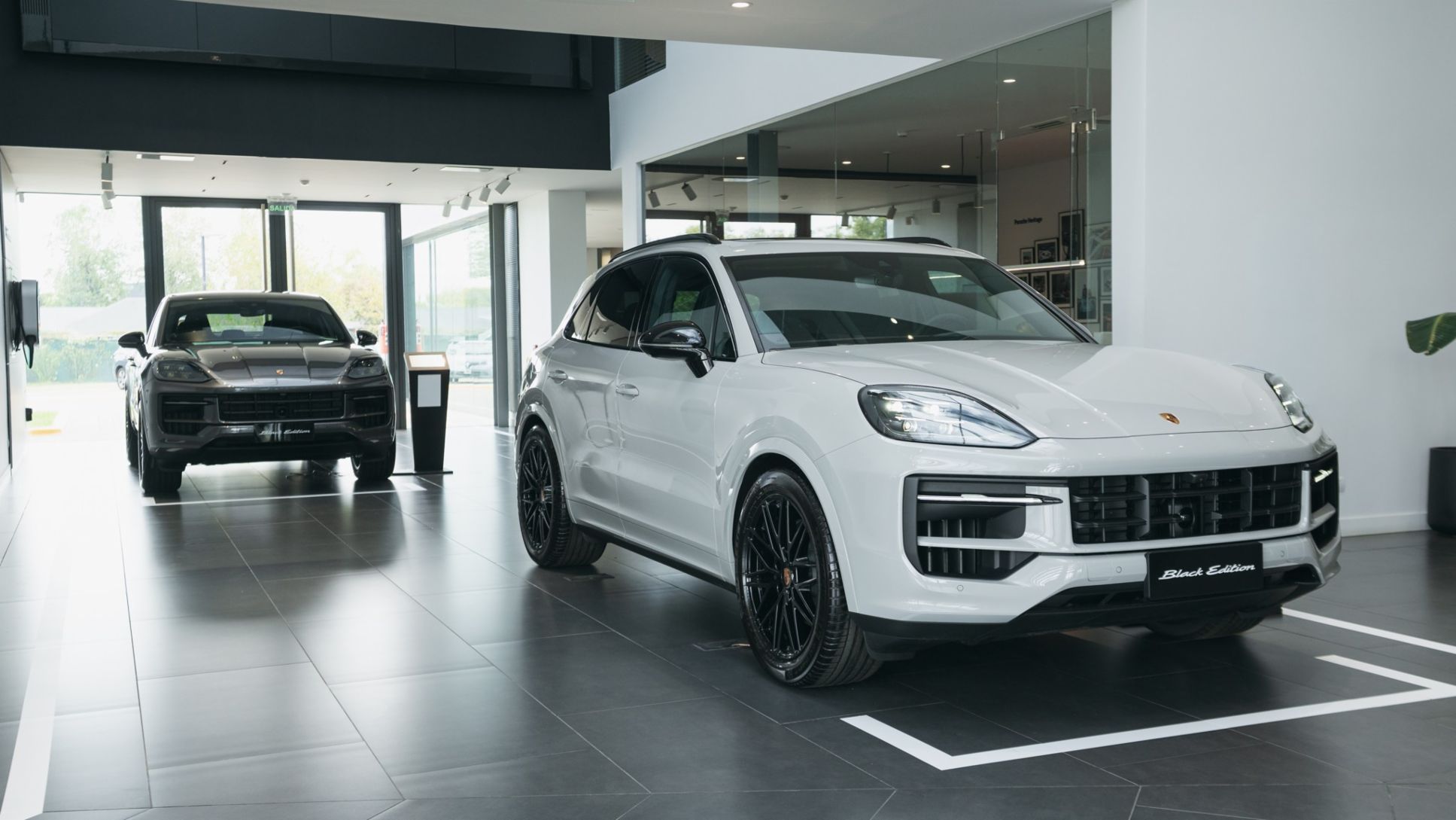 Porsche Cayenne Black Edition, Porsche Center Buenos Aires, Argentina, 2026