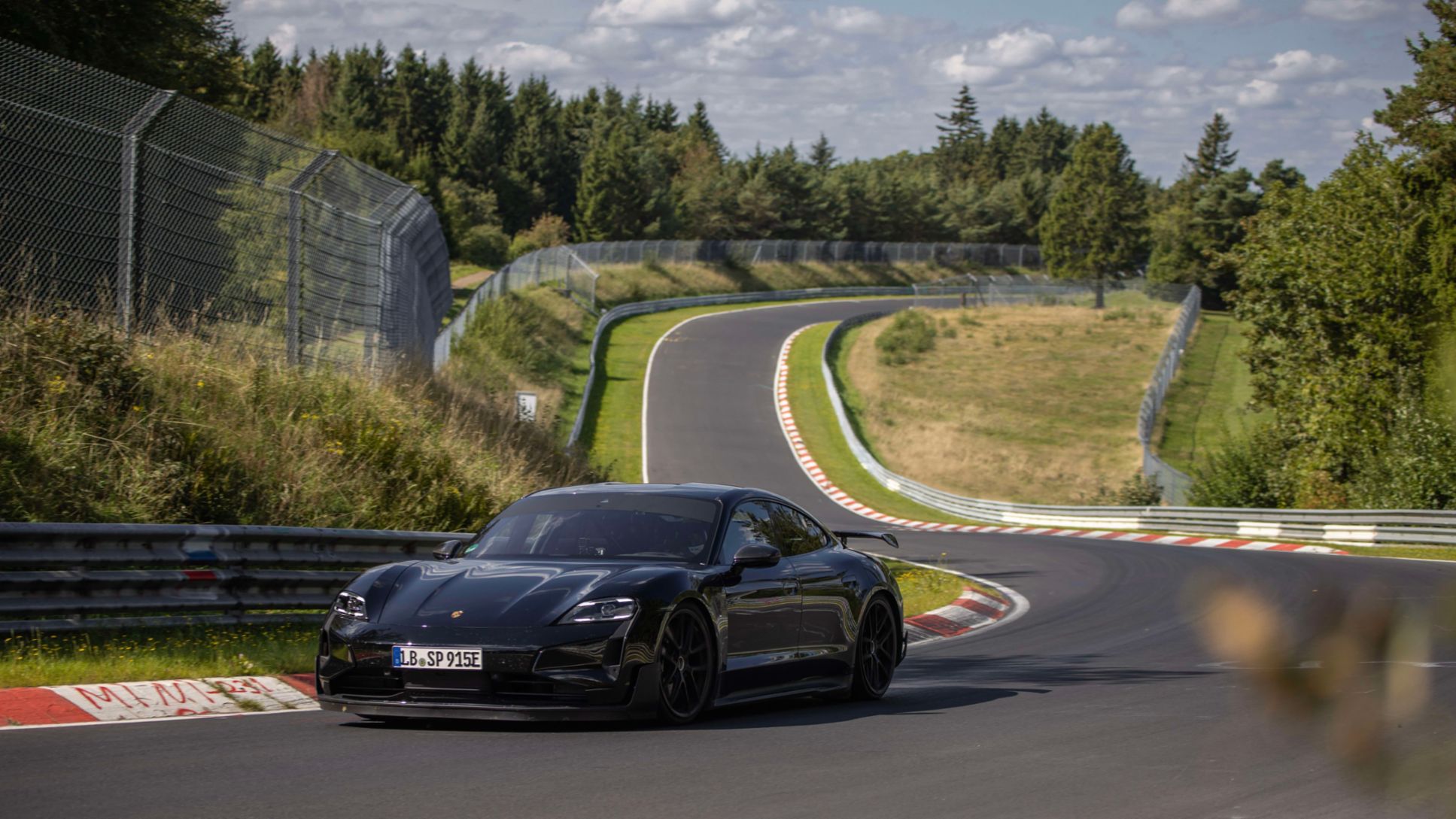 Taycan de preserie, N&uuml;rburgring Nordschleife, 2024, Porsche AG