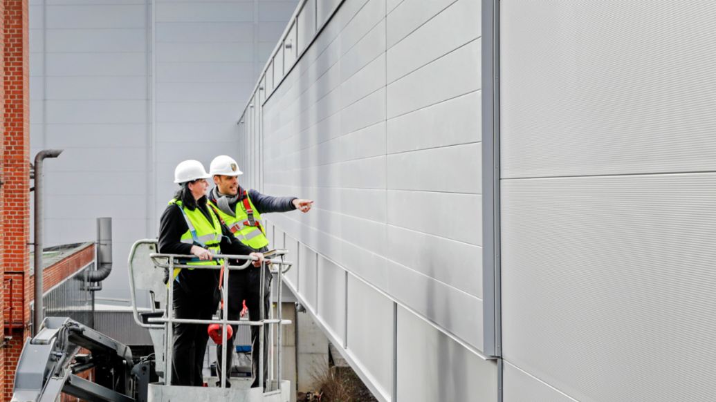 F&aacute;brica de Stuttgart-Zuffenhausen, fachada de absorci&oacute;n de NOx, 2022, Porsche AG