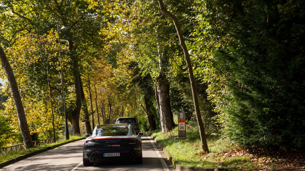 Taycan Electrotour &ndash; Etapa 3: Bilbao - Oviedo, 21/10/2020, Porsche Ib&eacute;rica