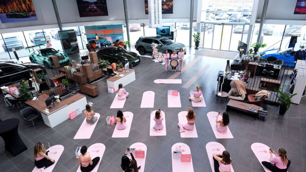 Cayenne Electric Preview x Yoga, comunicat de presă, 17/02/2026, Porsche AG