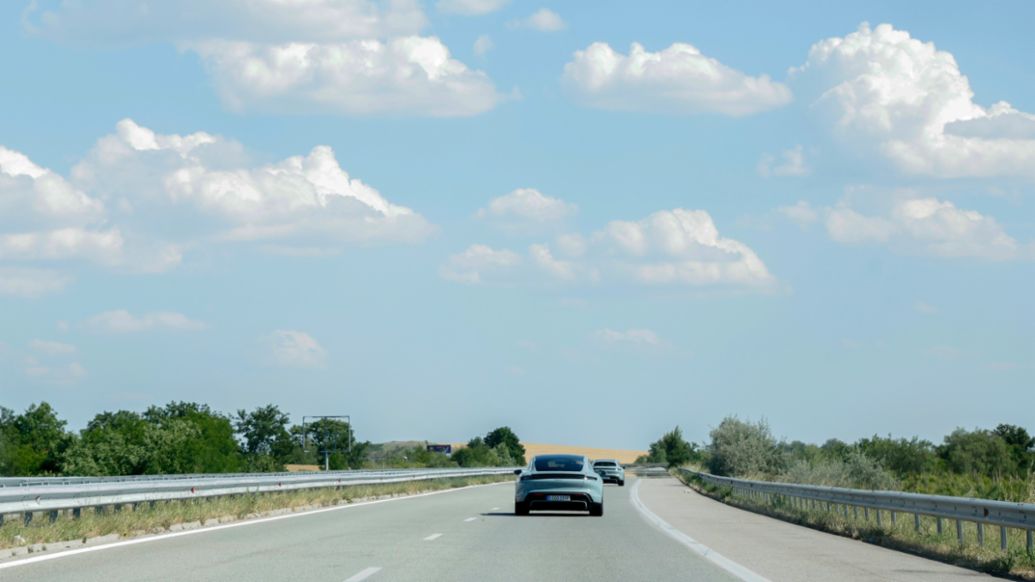 Taycan con batería Performance Plus, Taycan Sport Turismo con batería Performance Plus, viaje Stuttgart - Estambul - Stuttgart, 2024, Porsche AG