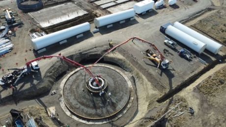 Porsche strengthens commitment to industrial production of eFuels