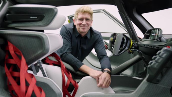 Mission R - interior