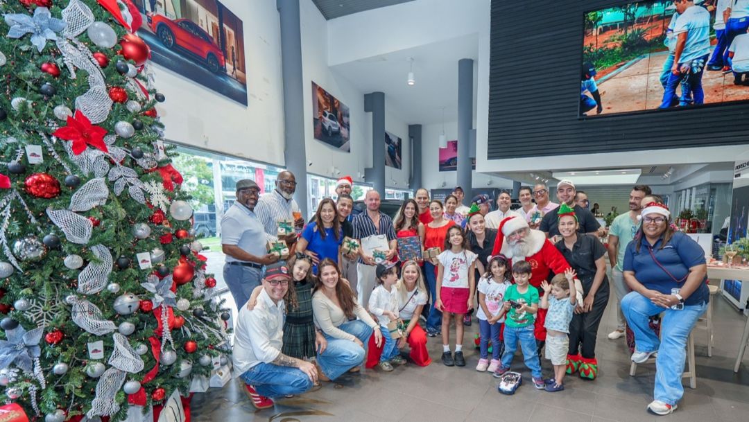 Season of Wonder llega a Porsche Center Panamá para celebrar la temporada decembrina con alegría y solidaridad