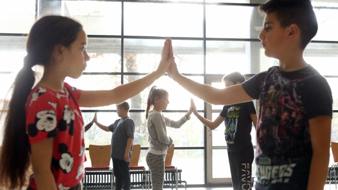 Porsche Deutschland fördert Tanzprojekt des Stuttgarter Ballett JUNG+