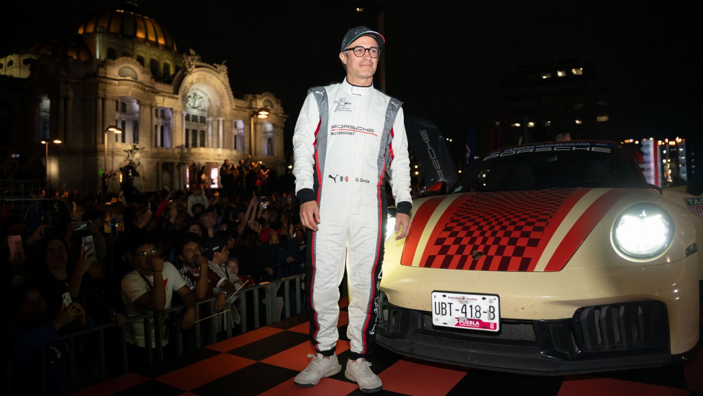 2025: Gael García Bernal, actor y productor mexicano e invitado especial del Porsche Team en La Carrera Panamericana
