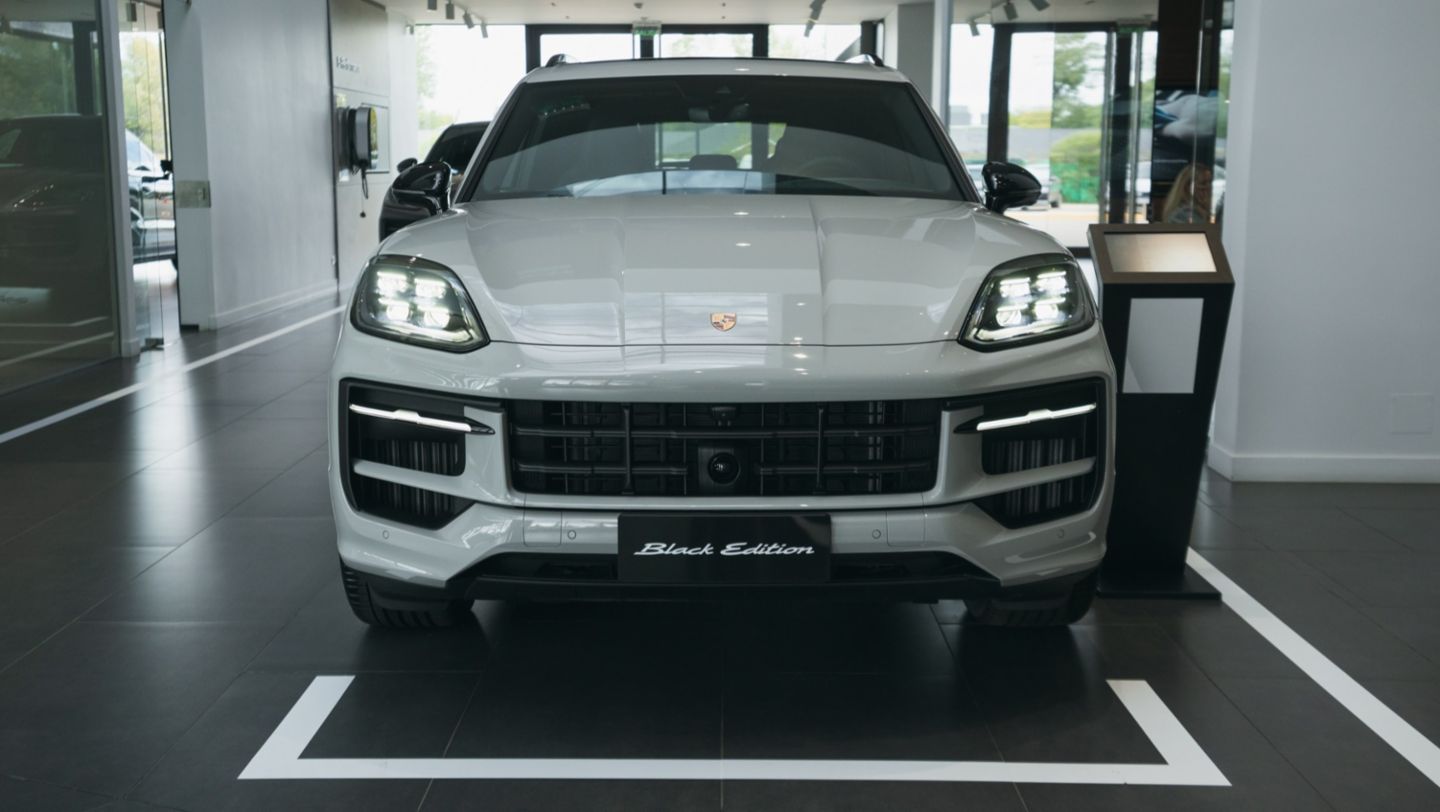 Porsche Cayenne Black Edition, Porsche Center Buenos Aires, Argentina, 2026