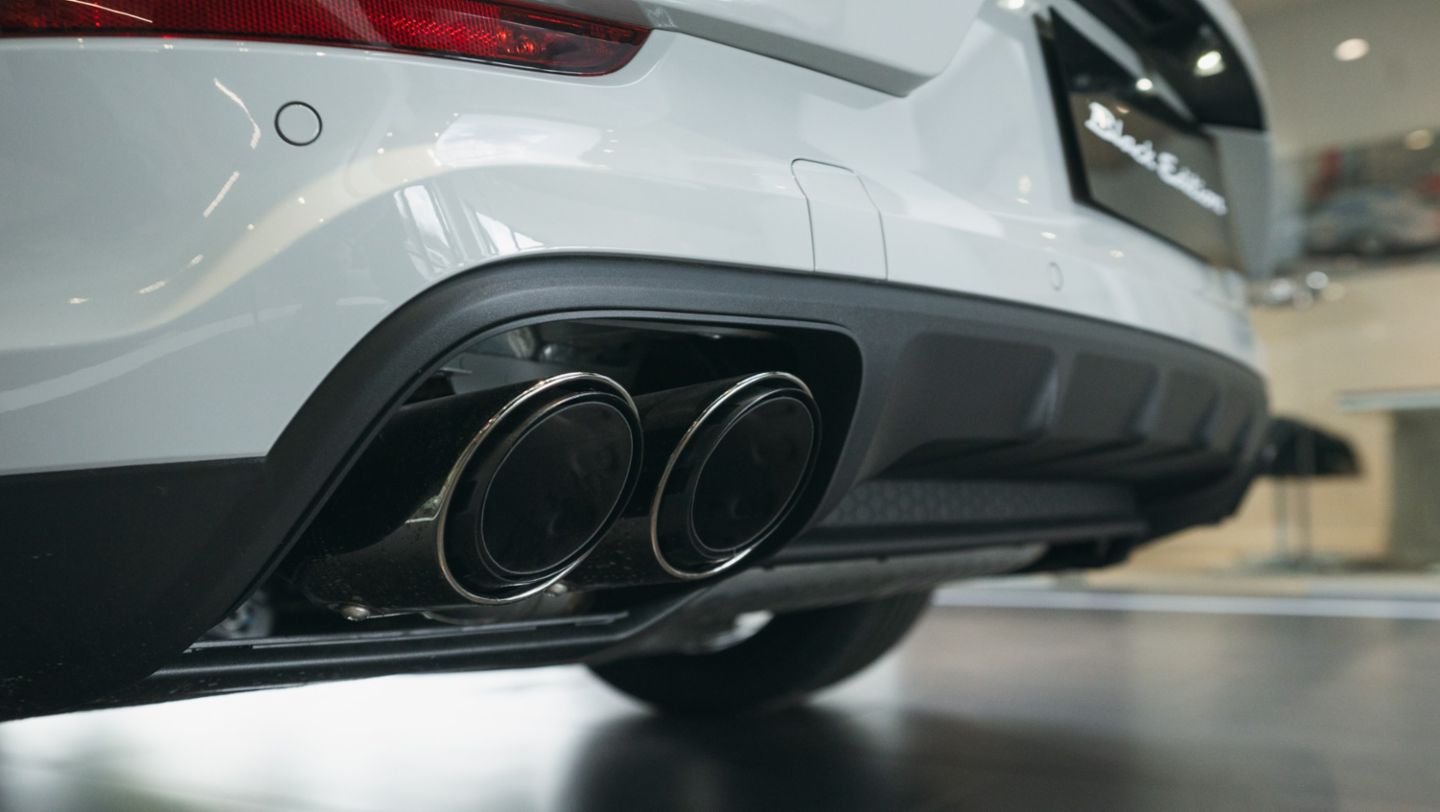 Porsche Cayenne Black Edition, Porsche Center Buenos Aires, Argentina, 2026