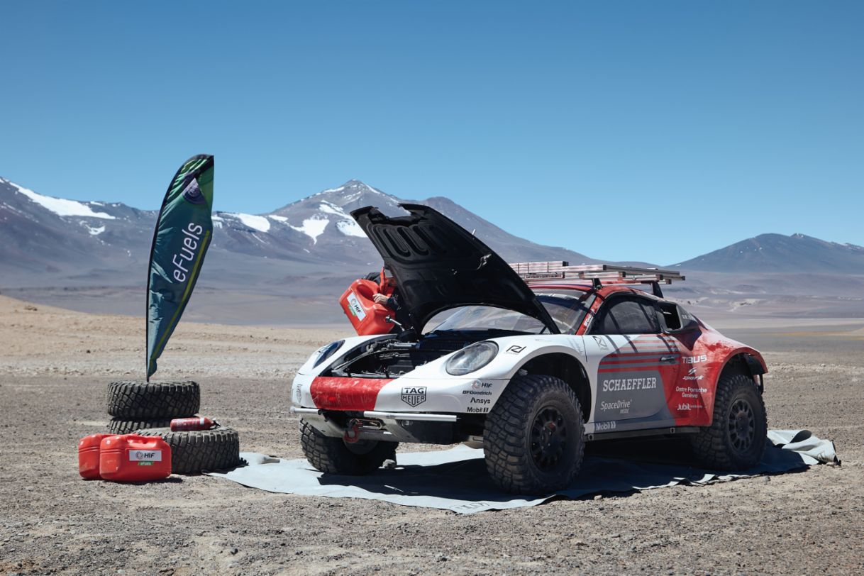 Porsche 911 achieves new altitude world record