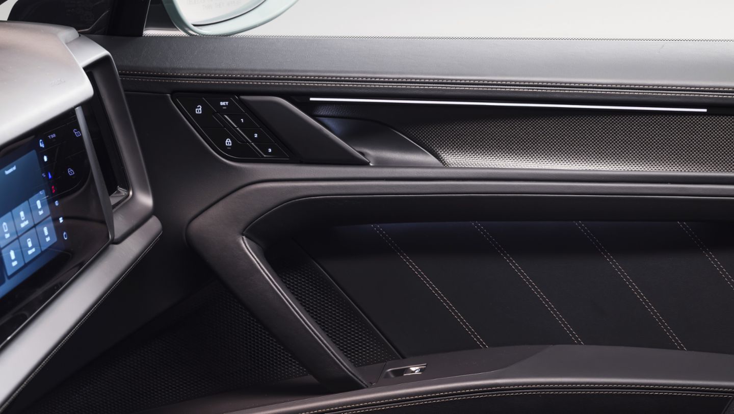 Porsche Cayenne Turbo Electric