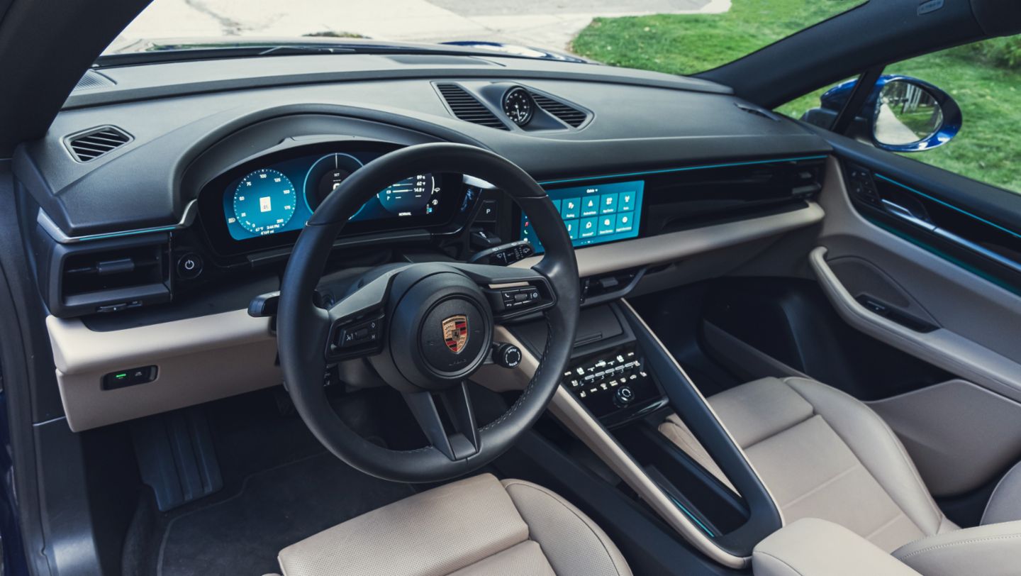 Macan, Gentian Blue, BEV, 2025, H2