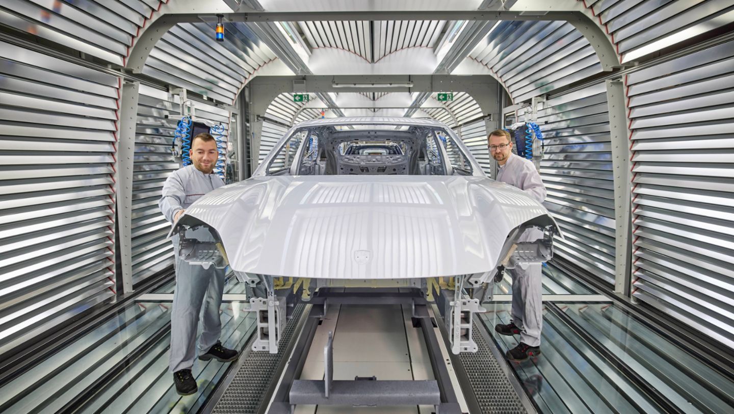 Lackierei, Porsche Werk Leipzig, 2024, Porsche AG