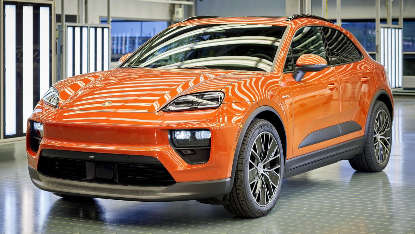 Montage, Porsche Werk Leipzig, 2024, Porsche AG