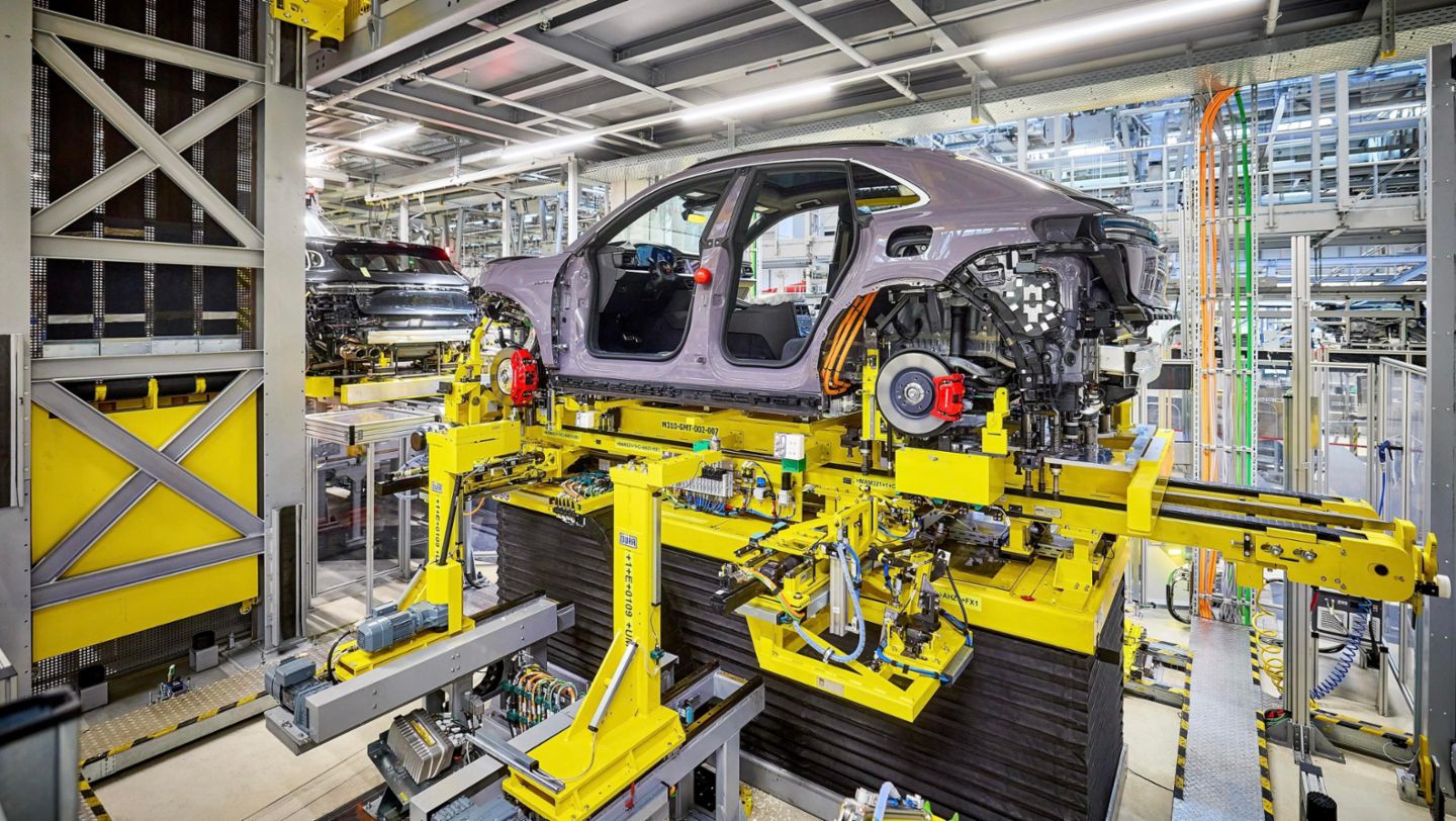 Montage, Porsche Werk Leipzig, 2024, Porsche AG