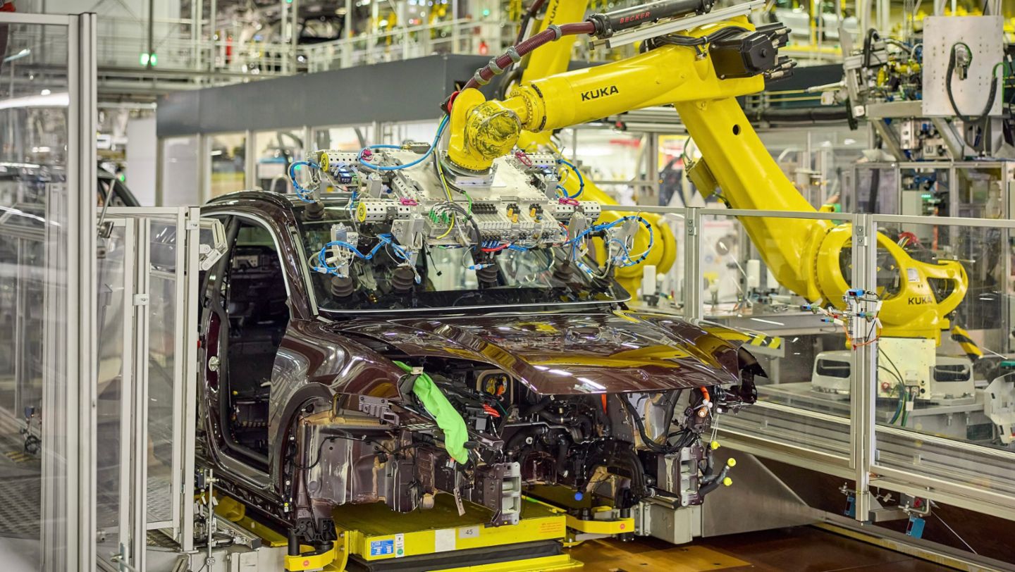 Montage, Porsche Werk Leipzig, 2024, Porsche AG