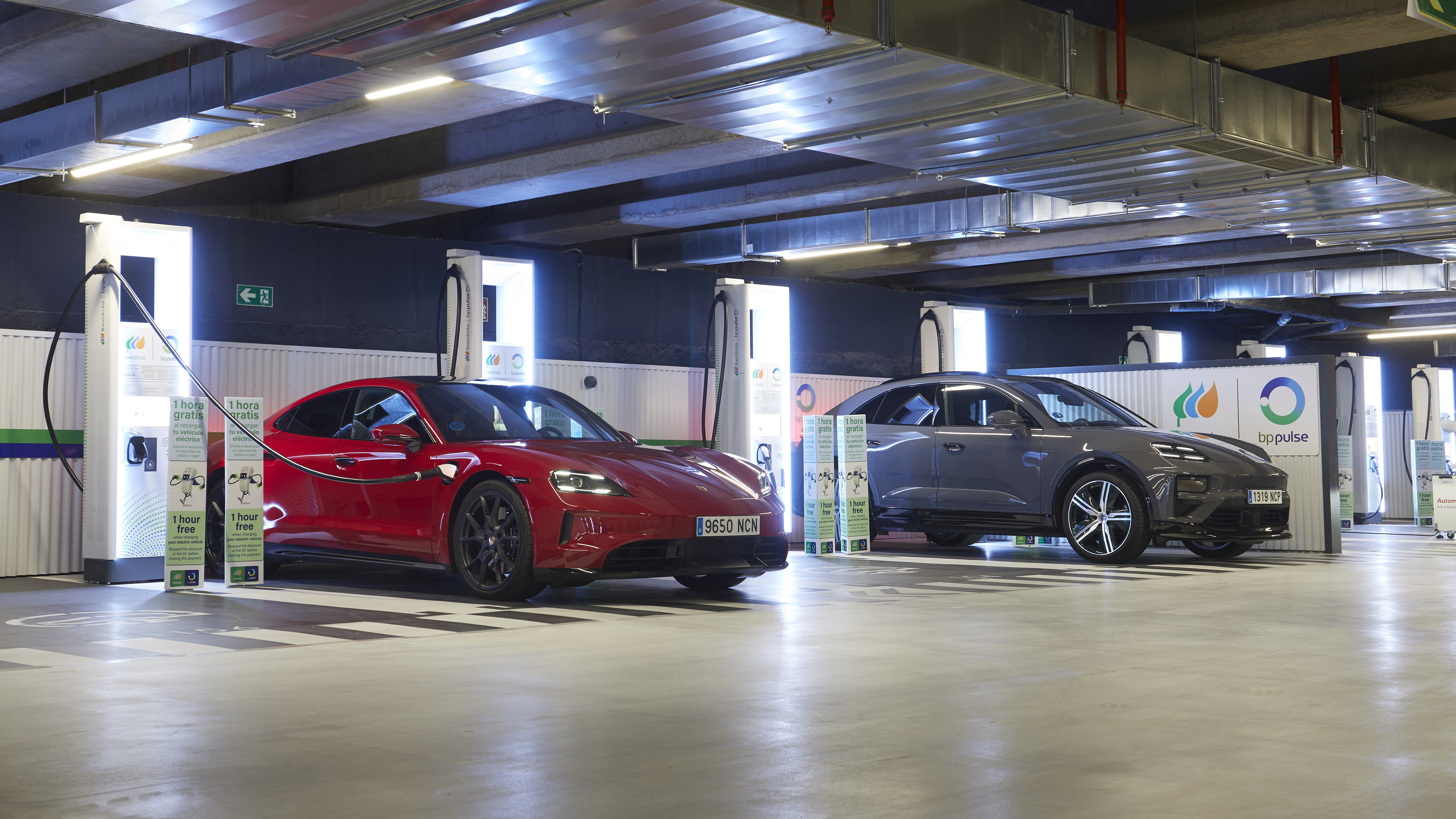Porsche Taycan, Porsche Macan (i-d), inauguración de la estación de carga rápida de Nuevos Ministerios, Madrid, 2025, Porsche Ibérica