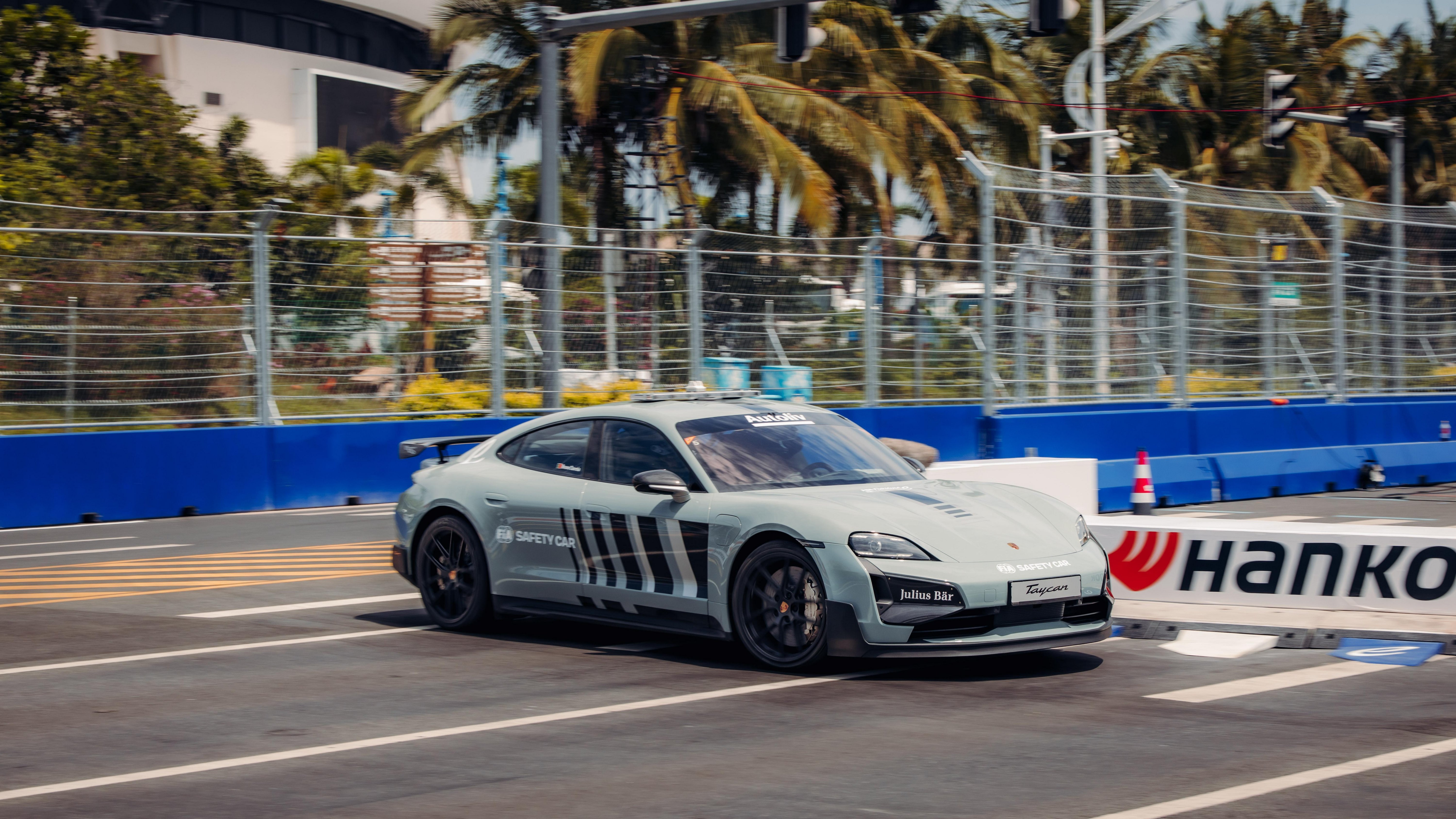 Porsche Taycan Turbo GT con paquete Weissach, coche de seguridad de la F&oacute;rmula E, E-Prix de Sanya, 2026, Porsche AG